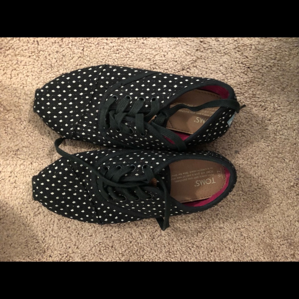 Polka dot TOMS